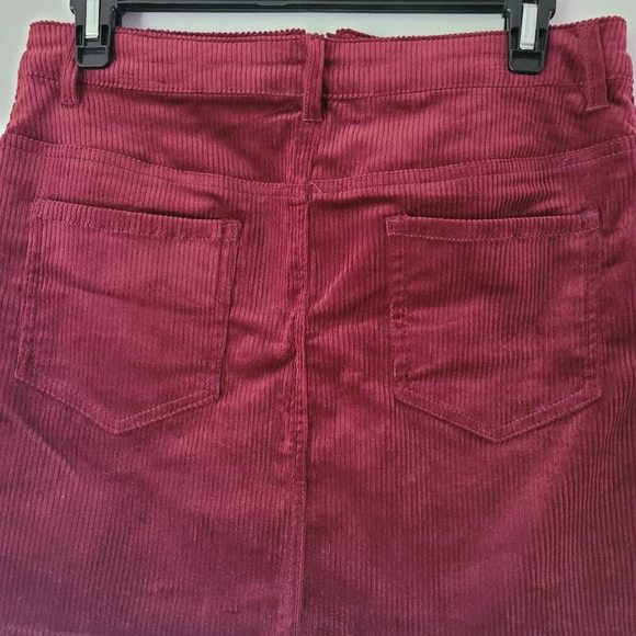 LoveTree Rich Burgundy Corduroy Mini Skirt Size Medium Fall Autumn Preppy - Picture 3 of 8